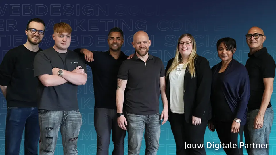 Zeven collega's van Eazyonline op de teamfoto